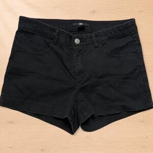H&M Black Low-Rise Shorts - Women's Size 6